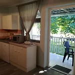 Negy Evszak Vendeghaz Gasthof 3*