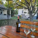 Negy Evszak Vendeghaz Gasthof Balatonboglár