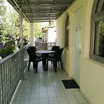 Negy Evszak Vendeghaz 3*