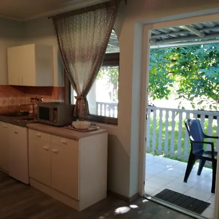 Negy Evszak Vendeghaz Гостевой дом 3*