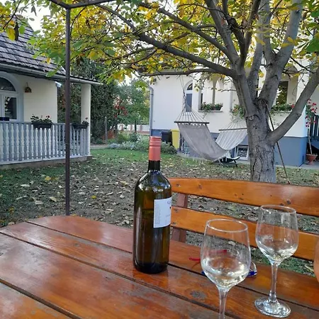 Negy Evszak Vendeghaz Gæstehus Balatonboglár