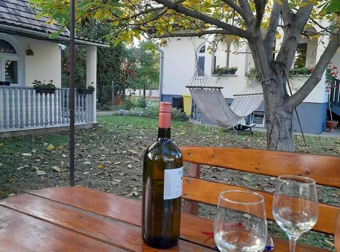 Negy Evszak Vendeghaz Pensjonat Balatonboglár