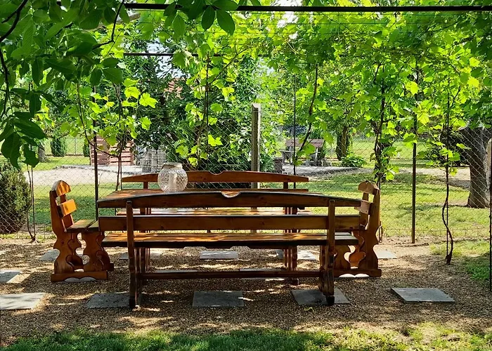 Negy Evszak Vendeghaz Pensjonat Balatonboglár